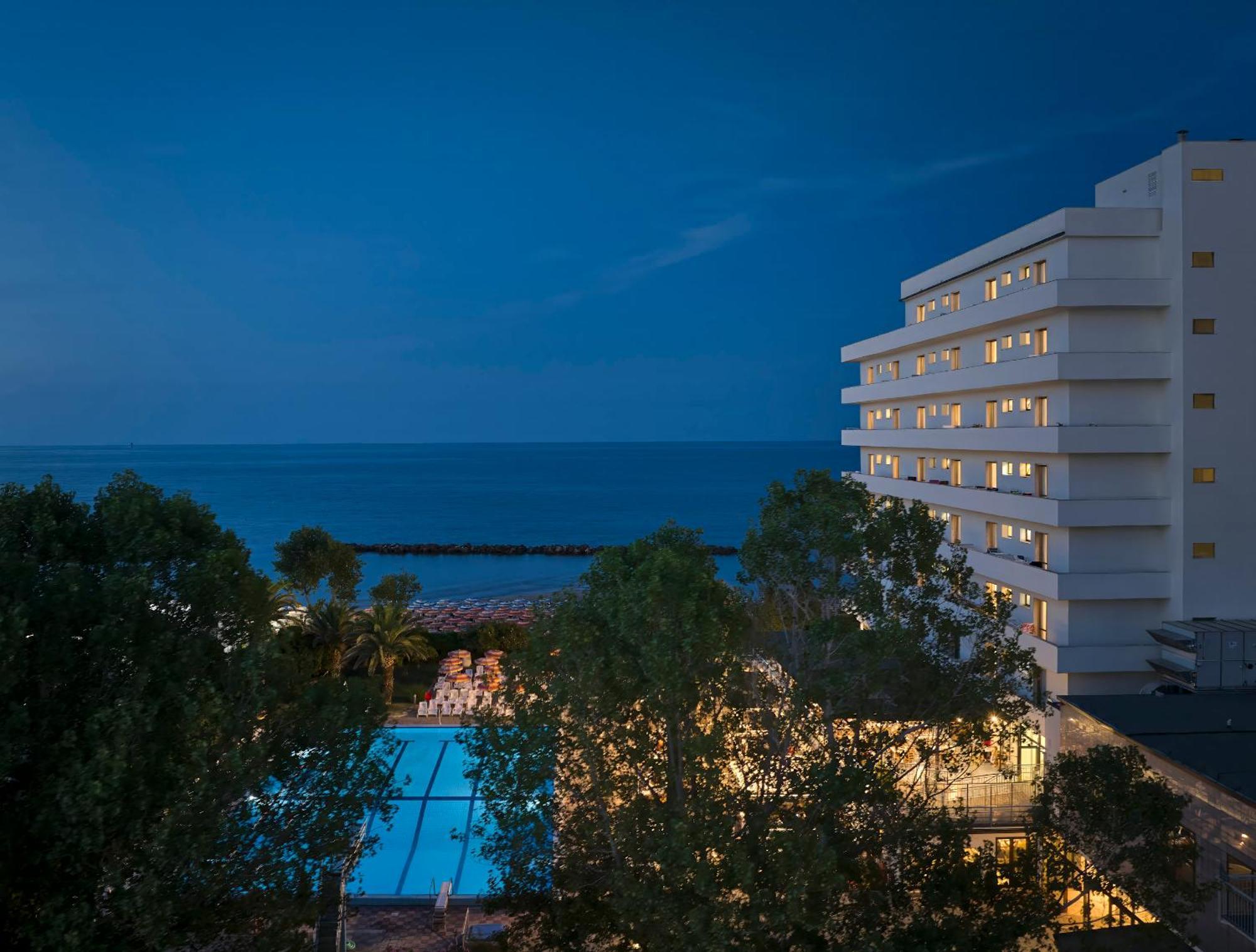 Serena Majestic Residence Montesilvano Marina Zewnętrze zdjęcie